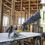 Аккумуляторная дисковая пила DeWALT DCS571P2