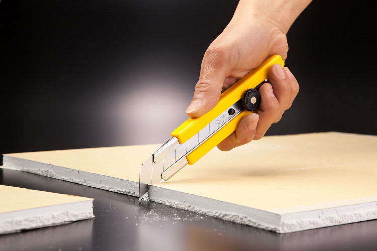 Нож с сегментированным лезвием OLFA OL-H-1