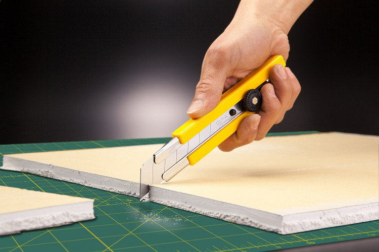 Нож с сегментированным лезвием OLFA OL-H-1