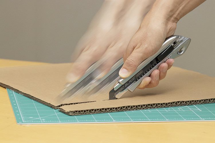 Нож с выдвижным сегментированным лезвием OLFA OL-LTD-AL-LFB