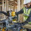 Аккумуляторная торцовочная пила DeWALT DCS727N