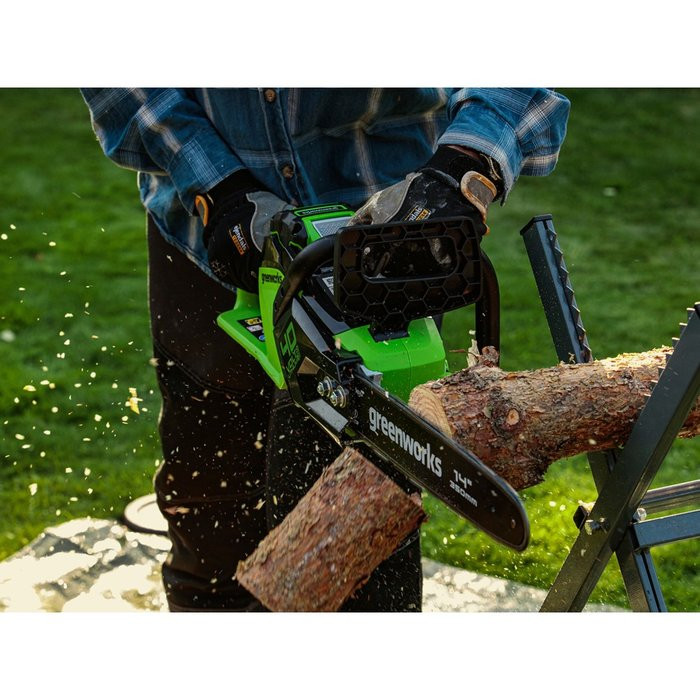 Цепная пила аккумуляторная GreenWorks  GD40CS15K4, 40V, до 1,5 КВТ, с АКБ 4АЧ и ЗУ
