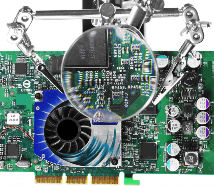 Штатив для фиксации электронных плат с увеличительной линзой STAYER 55339 освобождает руки и позволяет легко осуществлять паяльные работы на   электронной плате при помощи зажимов для крепления