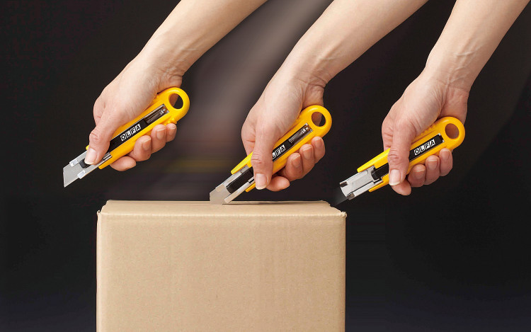 Полуавтоматический нож с сегментированным втягивающимся лезвием OLFA OL-SK-4