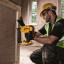Аккумуляторный гвоздезабиватель DeWALT DCN680D2
